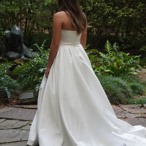 Sherri Hill Dresses & Skirts - Sherri hill pageant dress strapless white
